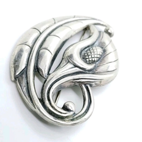 Vintage Sterling Repousse
Calla Lily Floral Brooch - Picture 3 of 6